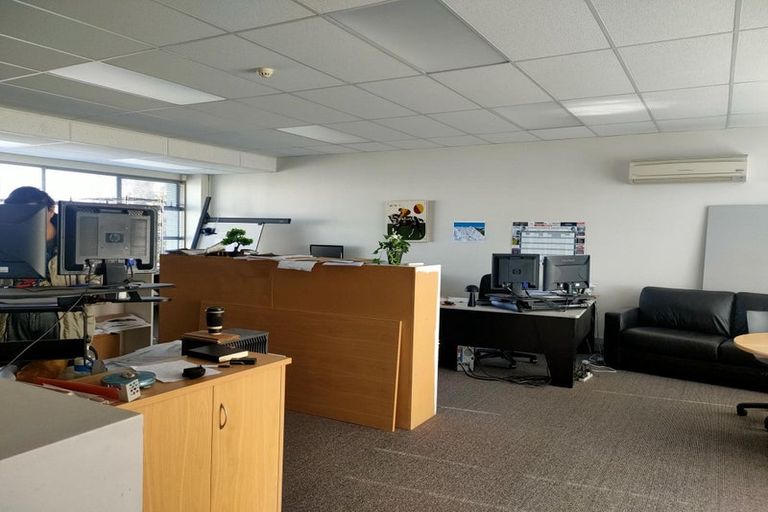 Photo of property in 1/14 Lochend Place, Highland Park, Auckland, 2010