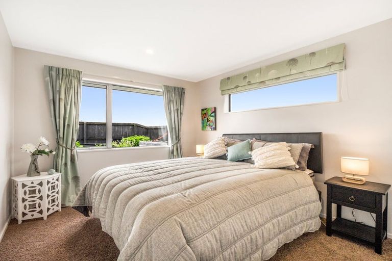 Photo of property in 22 Sequoia Way, Rangiora, 7400