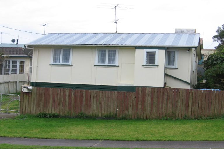 Photo of property in 36 Puriri Street, Helensville, 0800