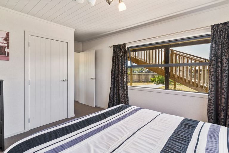Photo of property in 136 Lisland Drive, Kinloch, Taupo, 3377