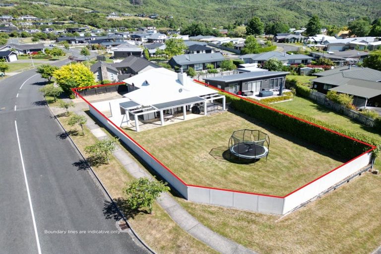 Photo of property in 1 Antonia Place, Kinloch, Taupo, 3377