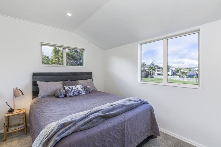 Photo of property in 9a Bundoran Way, Pinehill, Auckland, 0632