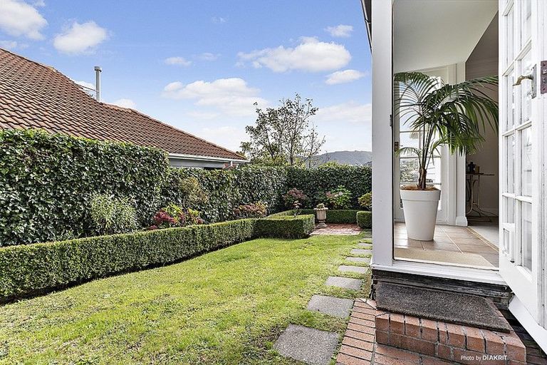 Photo of property in 41 Wadestown Road, Wadestown, Wellington, 6012