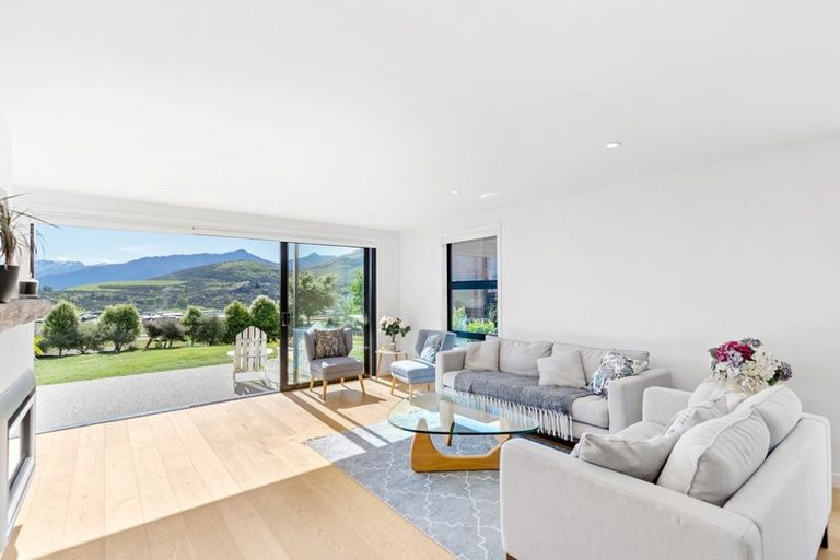 Photo of property in 25 Double Cone Road, Jacks Point, Queenstown, 9371