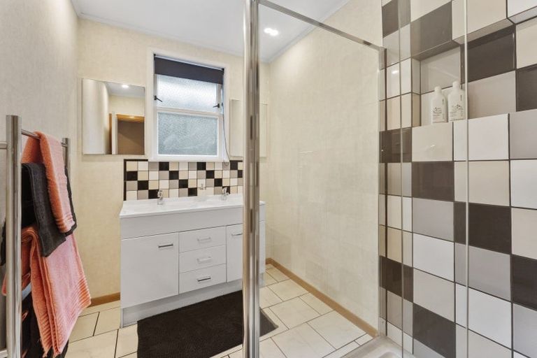 Photo of property in 86a Winara Avenue, Waikanae, 5036