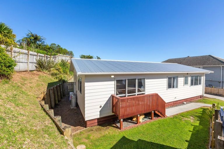 Photo of property in 60a Leicester Street, Cannons Creek, Porirua, 5024