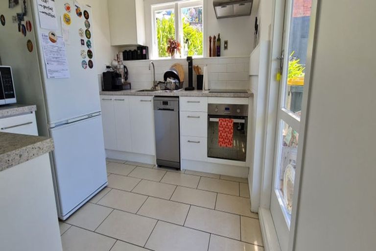 Photo of property in 46 Exmouth Road, Northcote, Auckland, 0627