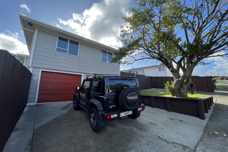 Photo of property in 13 Sombrero View, Ascot Park, Porirua, 5024