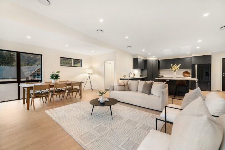 Photo of property in 6 Powder Terrace, Arthurs Point, Queenstown, 9371