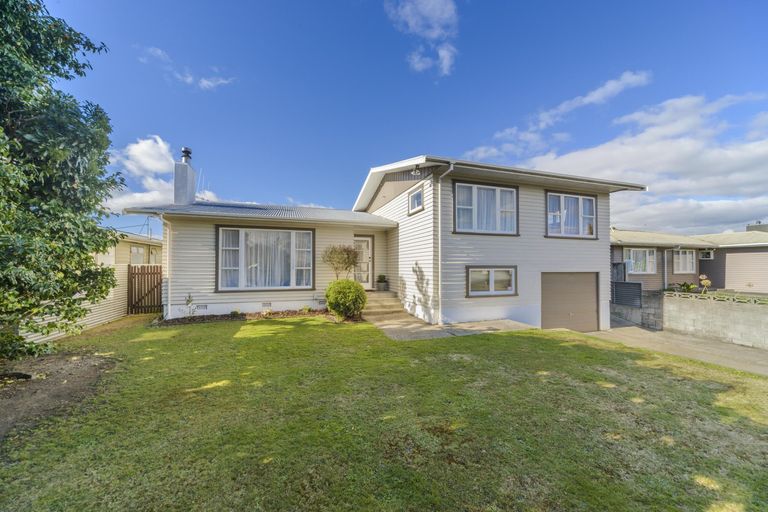 Photo of property in 9 Leslie Avenue, Cloverlea, Palmerston North, 4412