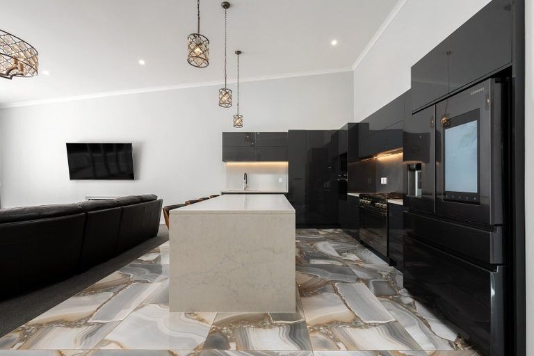 Photo of property in 23 Glenside Road, Glenside, Wellington, 6037