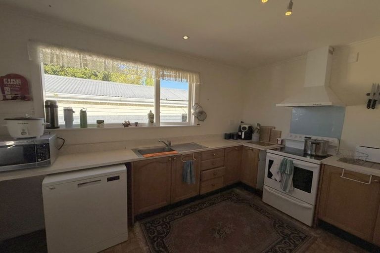 Photo of property in 59 Ebdentown Street, Ebdentown, Upper Hutt, 5018