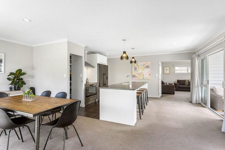 Photo of property in 18 Excelsa Place, Papamoa Beach, Papamoa, 3118