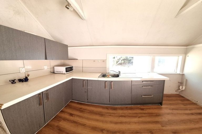 Photo of property in 10 Chesterton Street, Johnsonville, Wellington, 6037