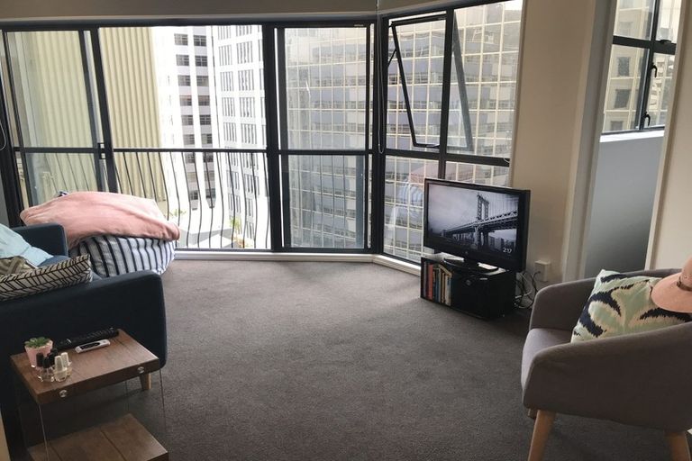 Photo of property in The Wellingtonian, 5d/120 The Terrace, Wellington Central, Wellington, 6011