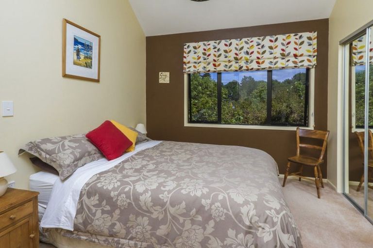 Photo of property in 1 Stitchbird Close, Murrays Bay, Auckland, 0630