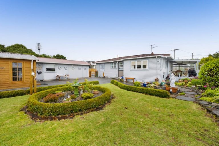Photo of property in 240 Egmont Street, Patea, 4520