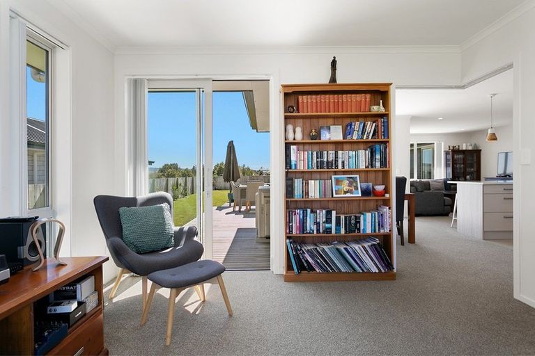 Photo of property in 10 Kara Place, Wharewaka, Taupo, 3330