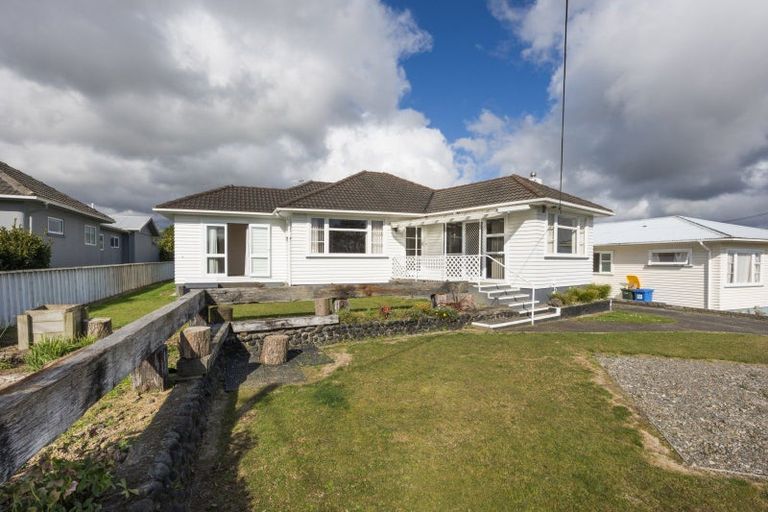Photo of property in 196 Cambridge Street, Levin, 5510