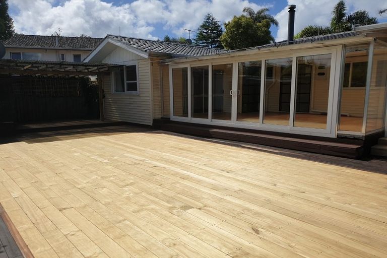 Photo of property in 38 Normanton Street, Glenfield, Auckland, 0629