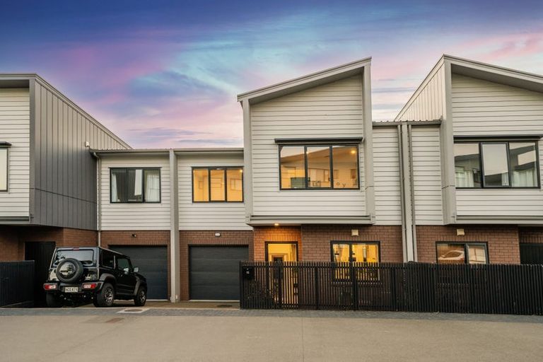 Photo of property in 15 Moki Place, Long Bay, Auckland, 0630