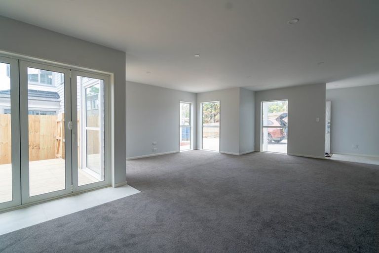 Photo of property in 19b Sorrel Crescent, Bucklands Beach, Auckland, 2012