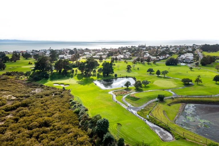 Photo of property in 3 Uatoto Road, Clarks Beach, 2122