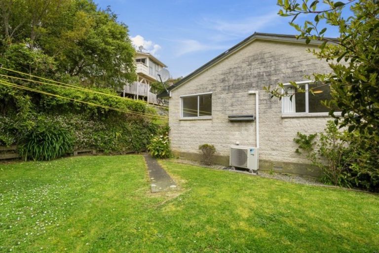 Photo of property in 8b Florio Terrace, Tawa, Wellington, 5028