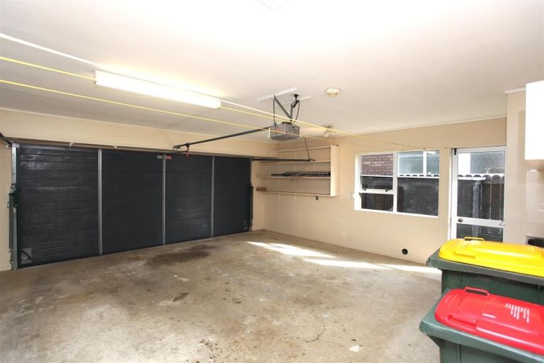 Photo of property in 2/10 Kallaroo Place, Botany Downs, Auckland, 2010