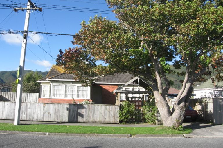 Photo of property in 19 Cole Street, Naenae, Lower Hutt, 5011