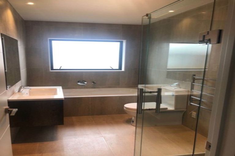 Photo of property in 112 Parkview Drive, Gulf Harbour, Whangaparaoa, 0930