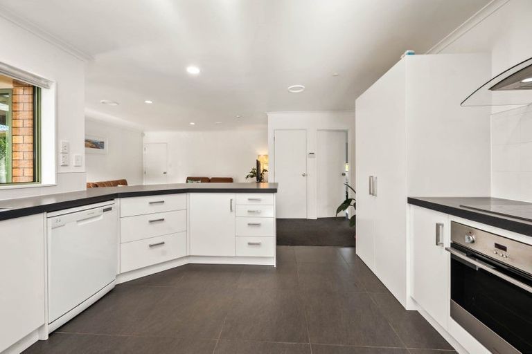 Photo of property in 35 Warwick Drive, Lynmore, Rotorua, 3010