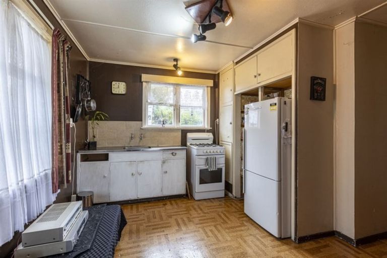 Photo of property in 44 Andrew Avenue, Roslyn, Palmerston North, 4414