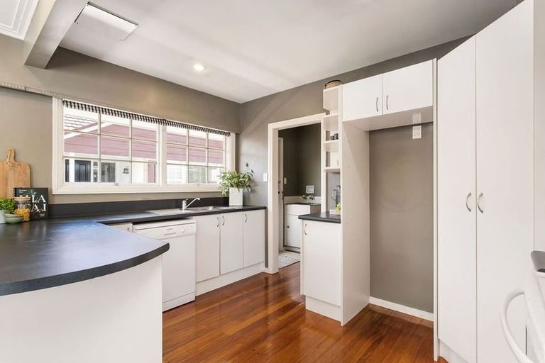 Photo of property in 33 Church Lane, Merivale, Christchurch, 8014