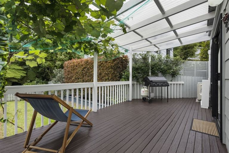 Photo of property in 1/143 Spinella Drive, Bayview, Auckland, 0629