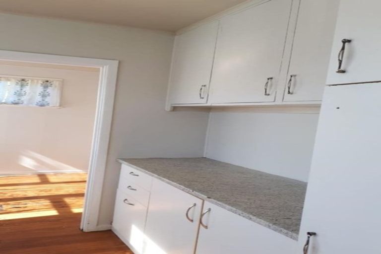 Photo of property in 2 Beaumonts Way, Manurewa, Auckland, 2102