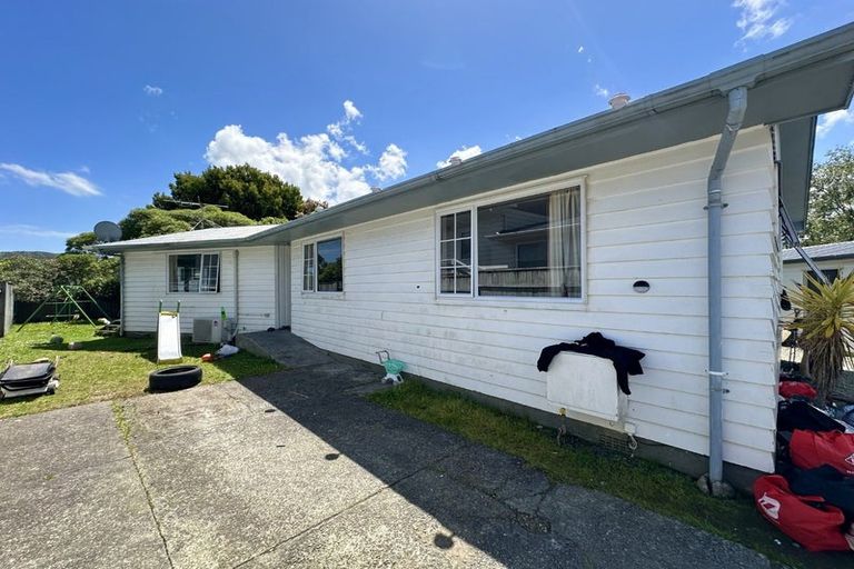 Photo of property in 20 Robson Street, Stokes Valley, Lower Hutt, 5019