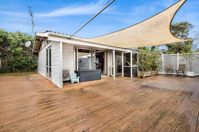 Photo of property in 9 Mcinnes Road, Weymouth, Auckland, 2103