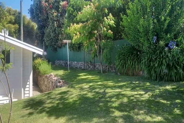 Photo of property in 21 Enfield Road, Hospital Hill, Napier, 4110