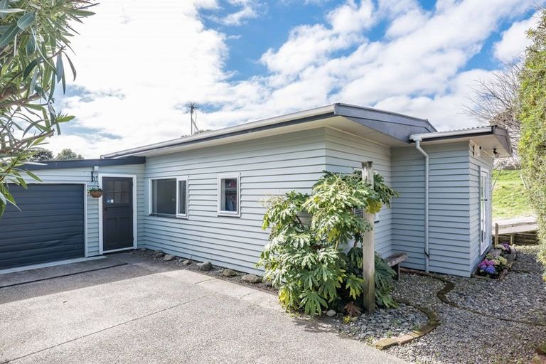 Photo of property in 53 Tiromoana Road, Raumati South, Paraparaumu, 5032