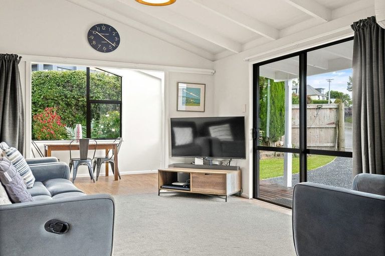 Photo of property in 2 Seddon Street, Ravensbourne, Dunedin, 9022