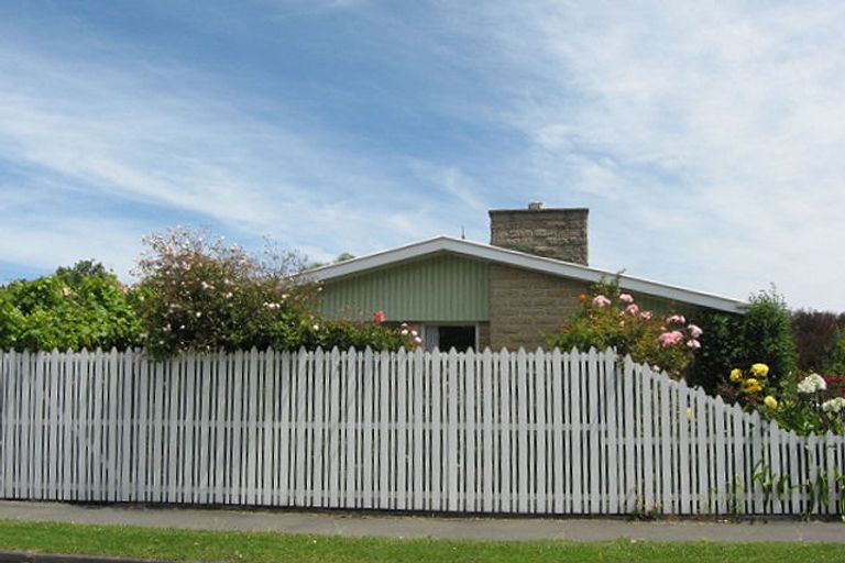 Photo of property in 1/5 Eglinton Street, Avondale, Christchurch, 8061