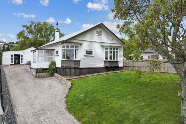 Photo of property in 32 Mellsop Avenue, Waiuku, 2123