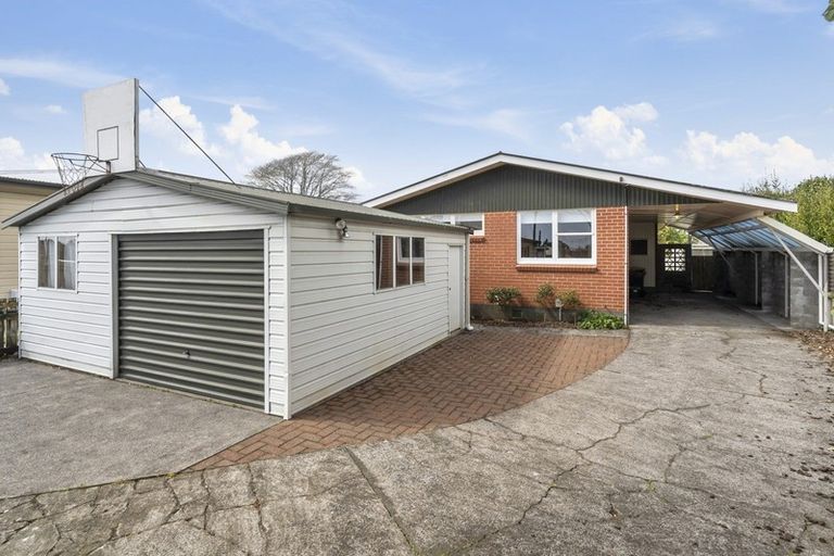 Photo of property in 423 Carrington Street, Upper Vogeltown, New Plymouth, 4310