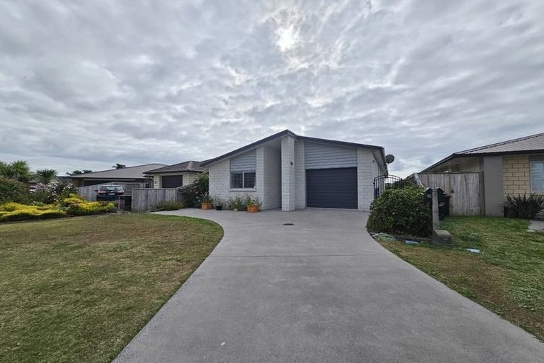 Photo of property in 16 Fuller Street, Papamoa Beach, Papamoa, 3118