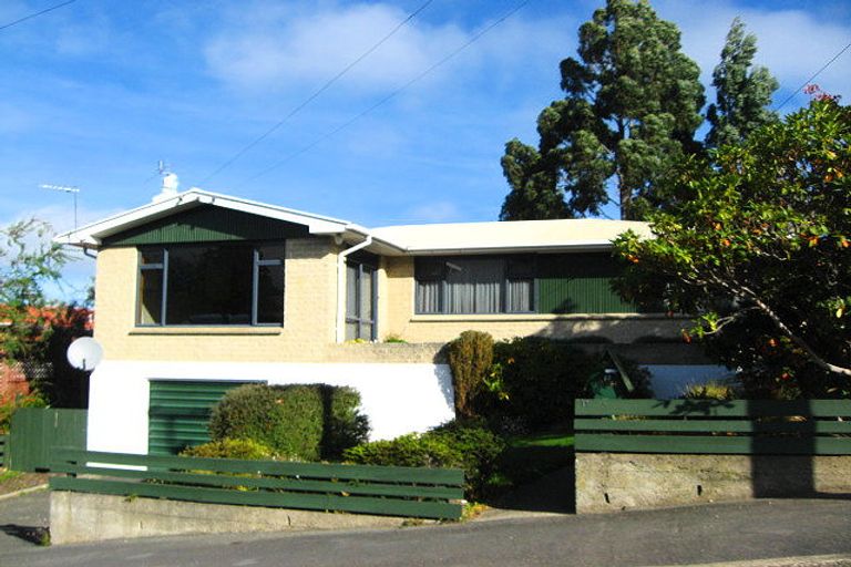 Photo of property in 11 Honeystone Street, Helensburgh, Dunedin, 9010