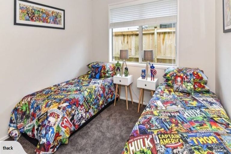 Photo of property in 9 Tongeren Square, Karaka, Papakura, 2113