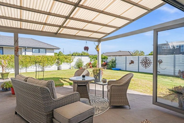 Photo of property in 22 Sando Way, One Tree Point, 0118