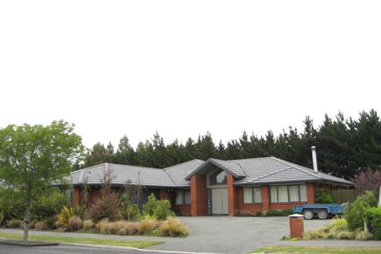 Photo of property in 17 Amoka Crescent, Parklands, Christchurch, 8083