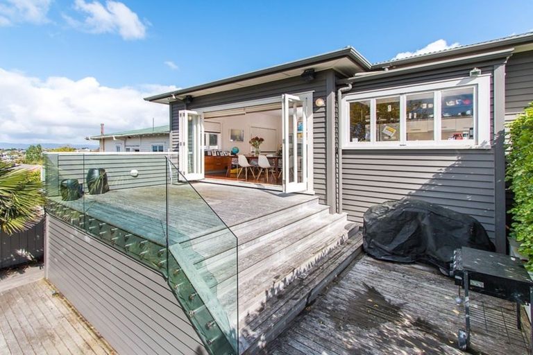 Photo of property in 6 Westmere Crescent, Westmere, Auckland, 1022